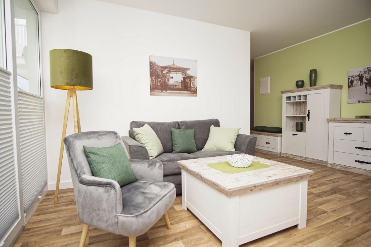 Terrasse, Gratis Nutzung Vom Ahoi Erlebnisbad Und Sauna In Sellin - Villa Karola Fewo 02 Гьорен Екстериор снимка