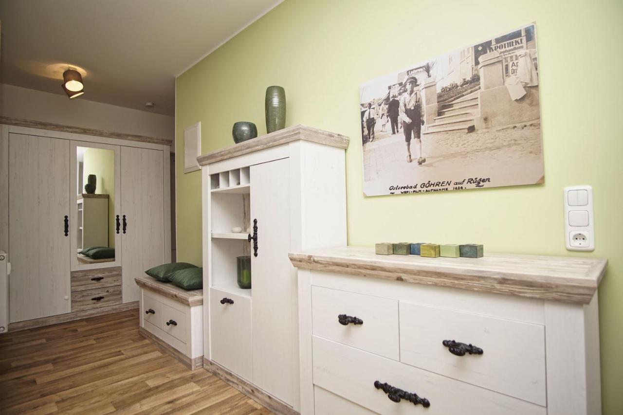 Terrasse, Gratis Nutzung Vom Ahoi Erlebnisbad Und Sauna In Sellin - Villa Karola Fewo 02 Гьорен Екстериор снимка